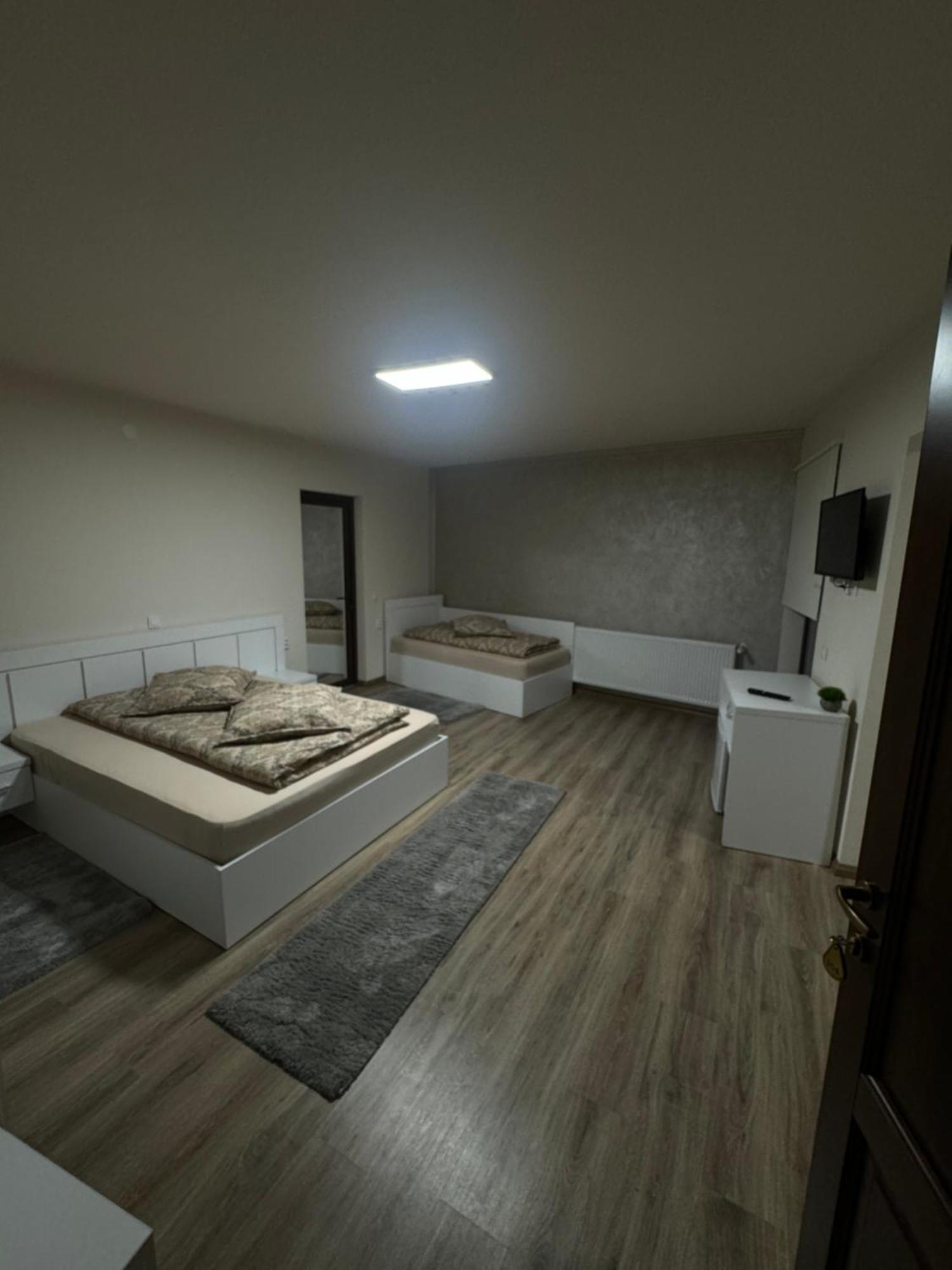 Conacul Pestera Ursilor Chiscau Exterior foto